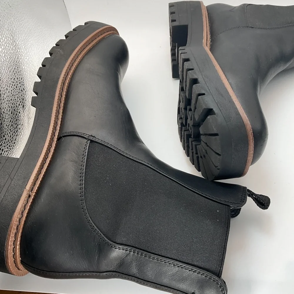 Sam Edelman Black Leather Chelsea Boots Pull Tab Comfort Lugsoles W Size 9.5 - Picture 3 of 11